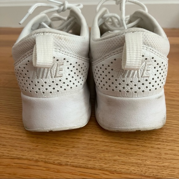🌸Nike Sneakers Thea - Picture 3 of 10